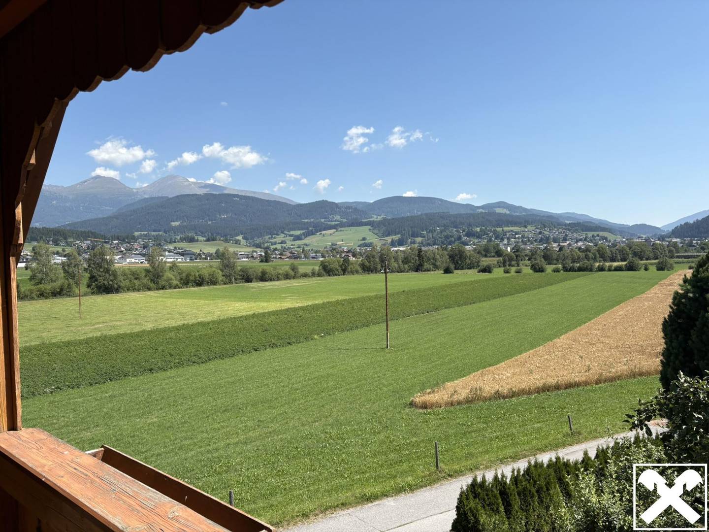 Charmante Maisonettewohnung mit Galerie und Bergblick