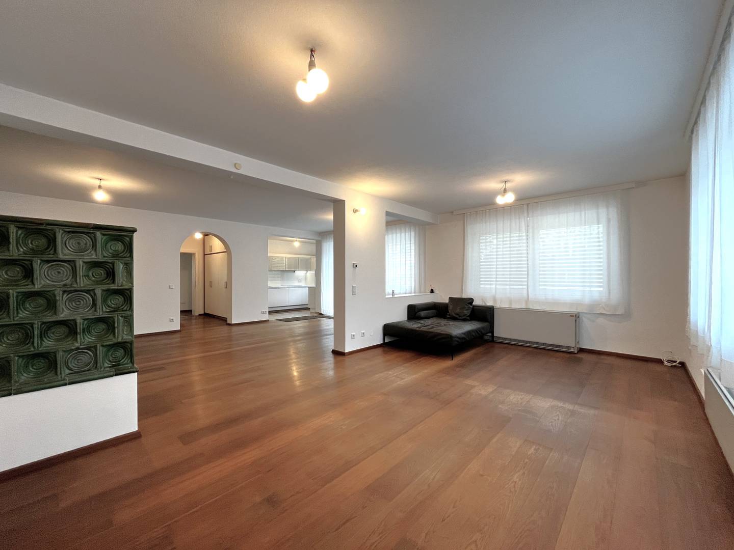Großzügige Villa mit Doppelgarage und Waldgrundstück