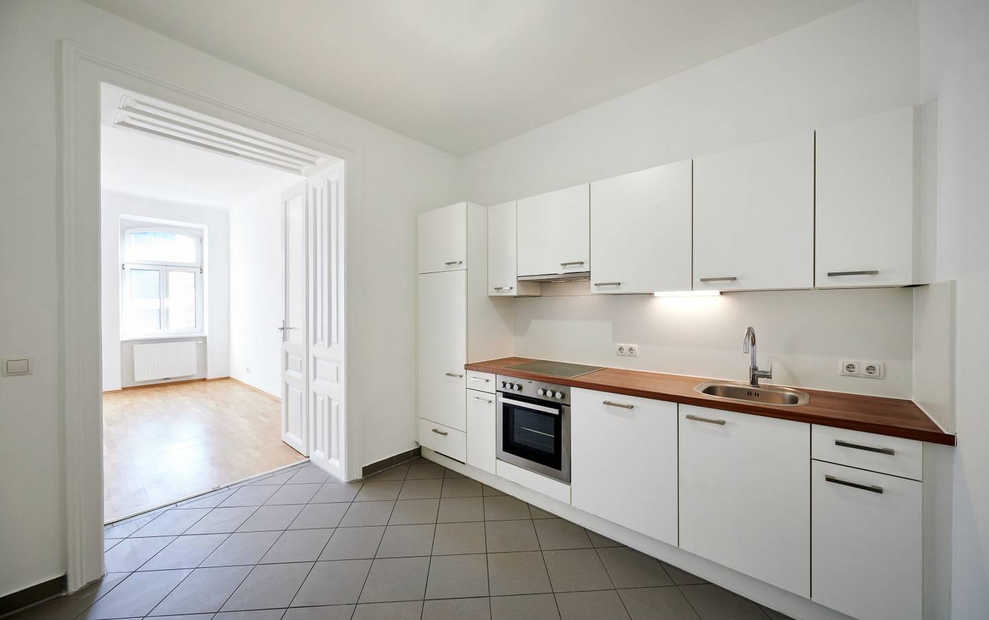 Renovated Altbau Apartment with Elevator in Historic Building