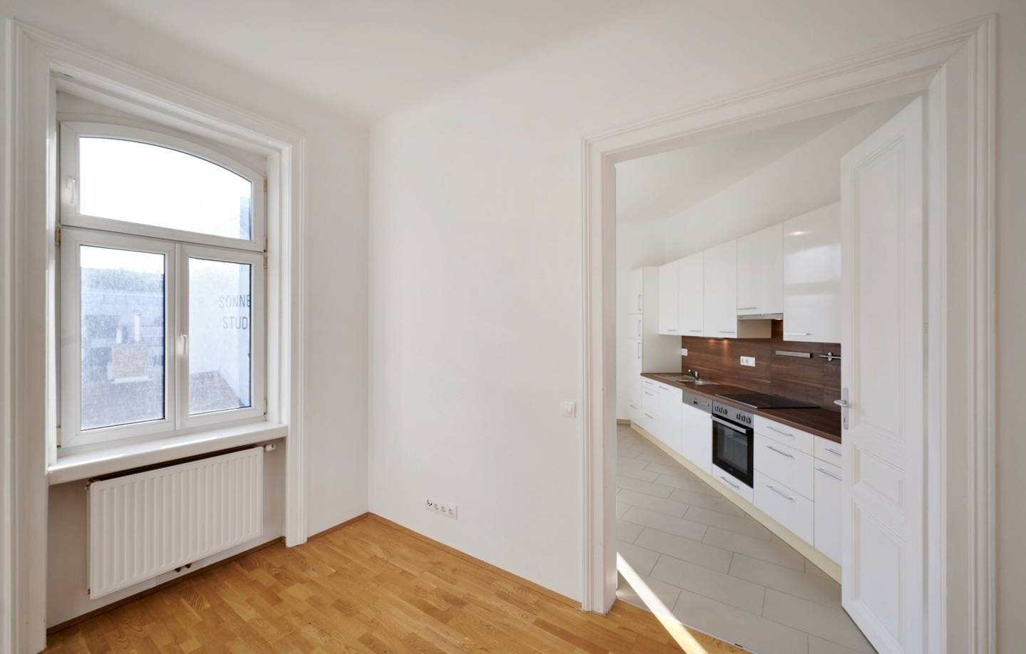 Renovated period apartment with elevator and storage in green surroundings