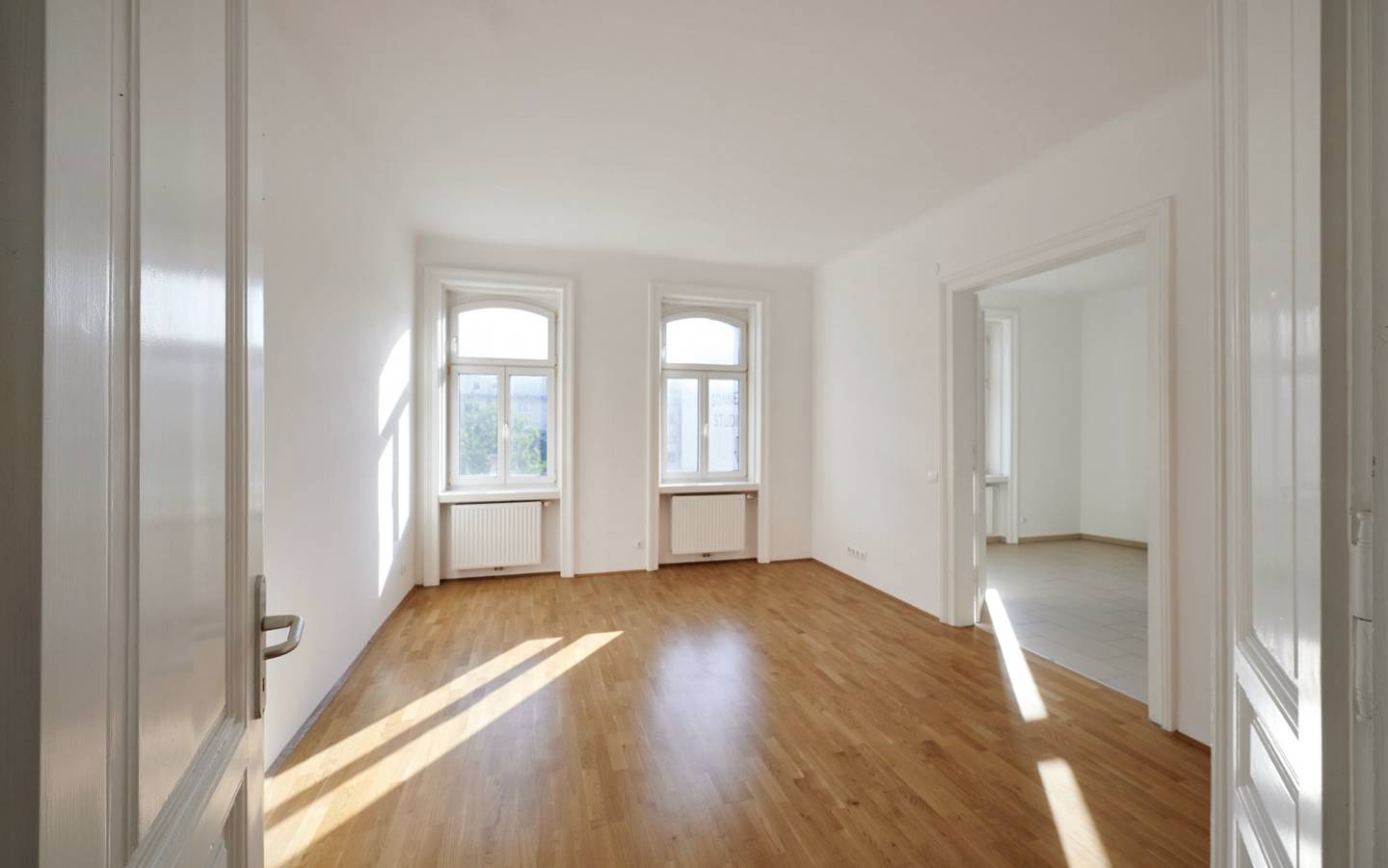 Renovated period apartment with elevator and storage in green surroundings
