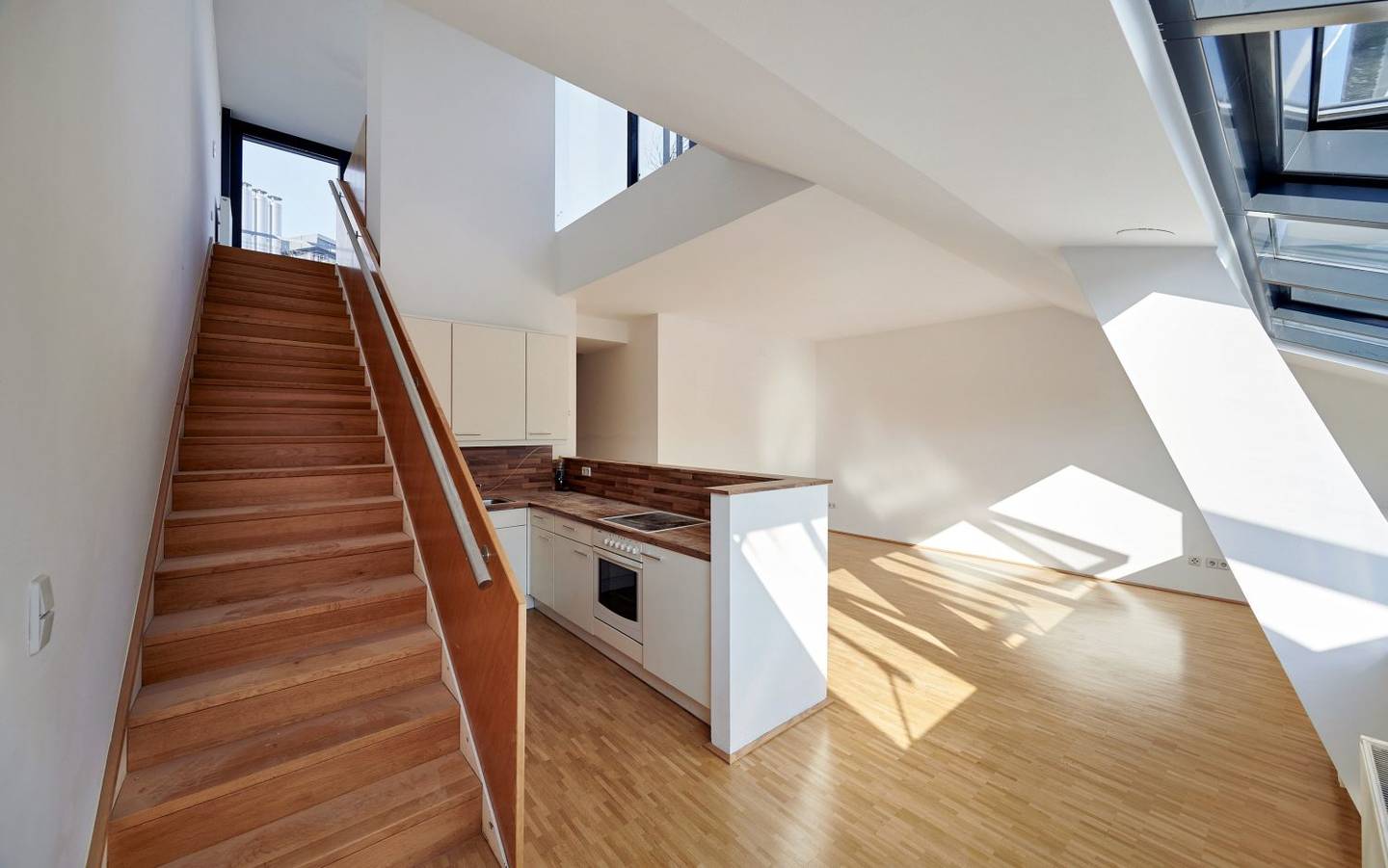 Dachgeschosswohnung mit großer Terrasse und Galerie