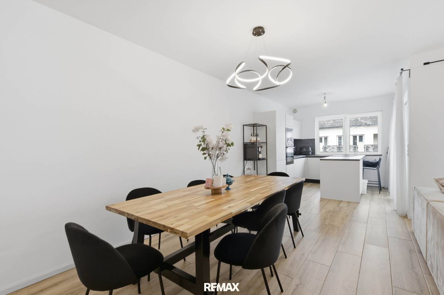 Modern family home with terrace and garden in sunny Mariathal