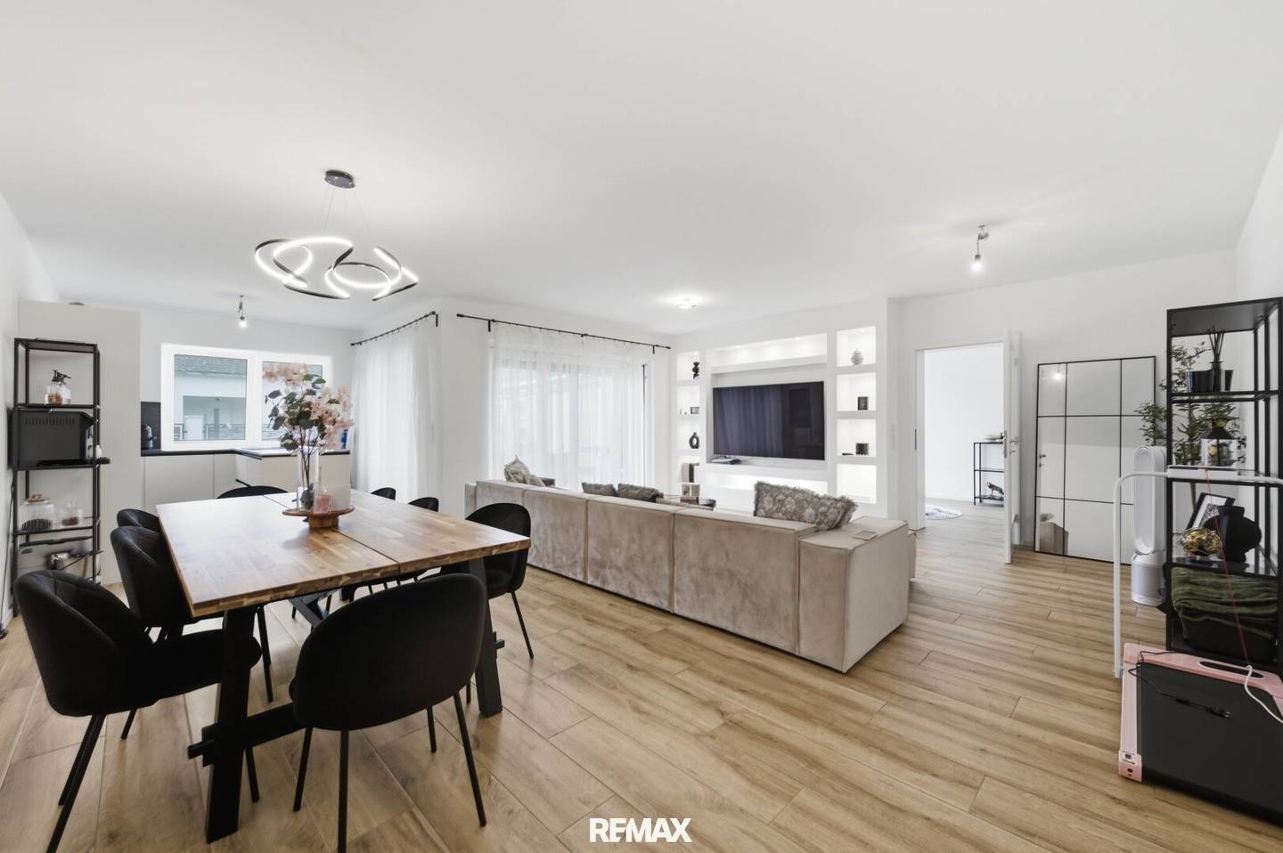Modern family home with terrace and garden in sunny Mariathal