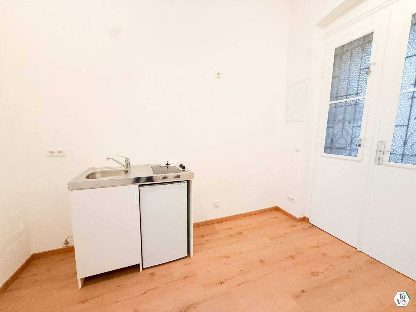 Loft Atelier in Quiet Location with Pantry Kitchen