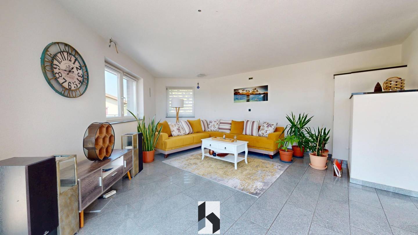 Family Home with Garden and Double Garage