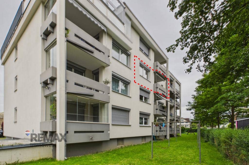 Helle Wohnung mit Balkon und bester Verkehrsanbindung