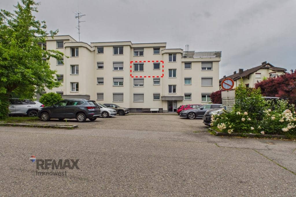 Helle Wohnung mit Balkon und bester Verkehrsanbindung