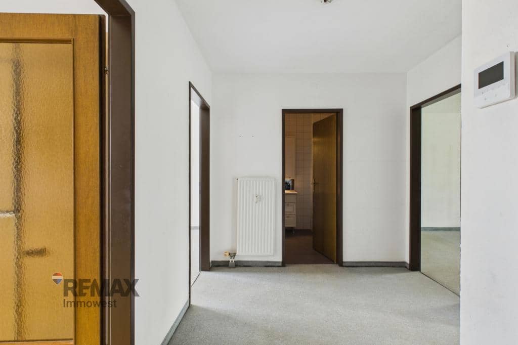 Helle Wohnung mit Balkon und bester Verkehrsanbindung