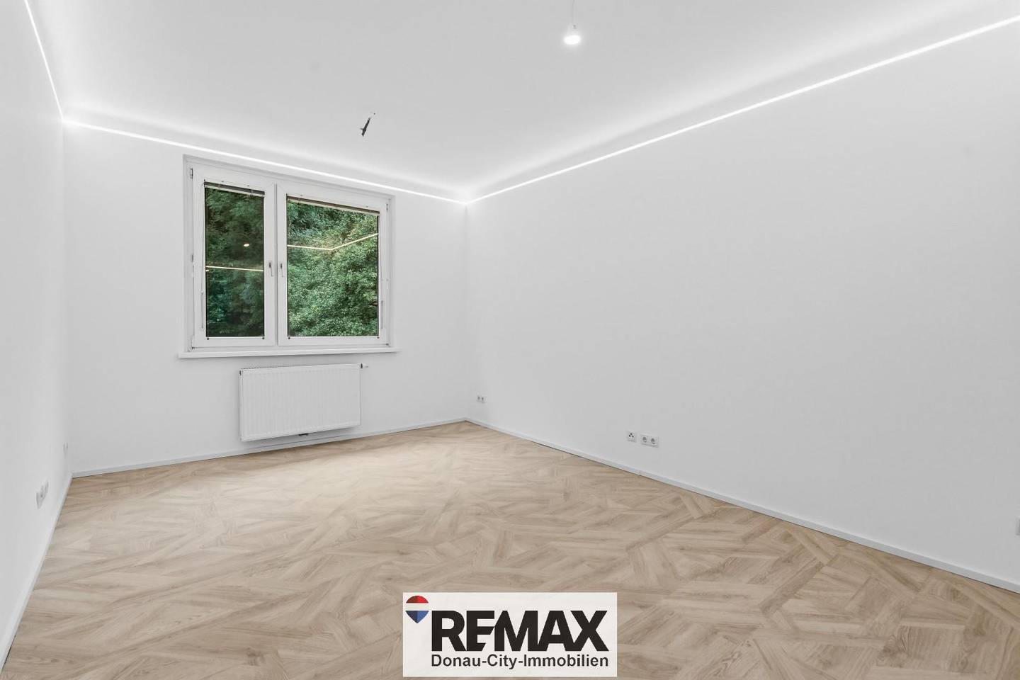 Kernsanierte Wohnung mit offenem Wohnbereich und Grünblick