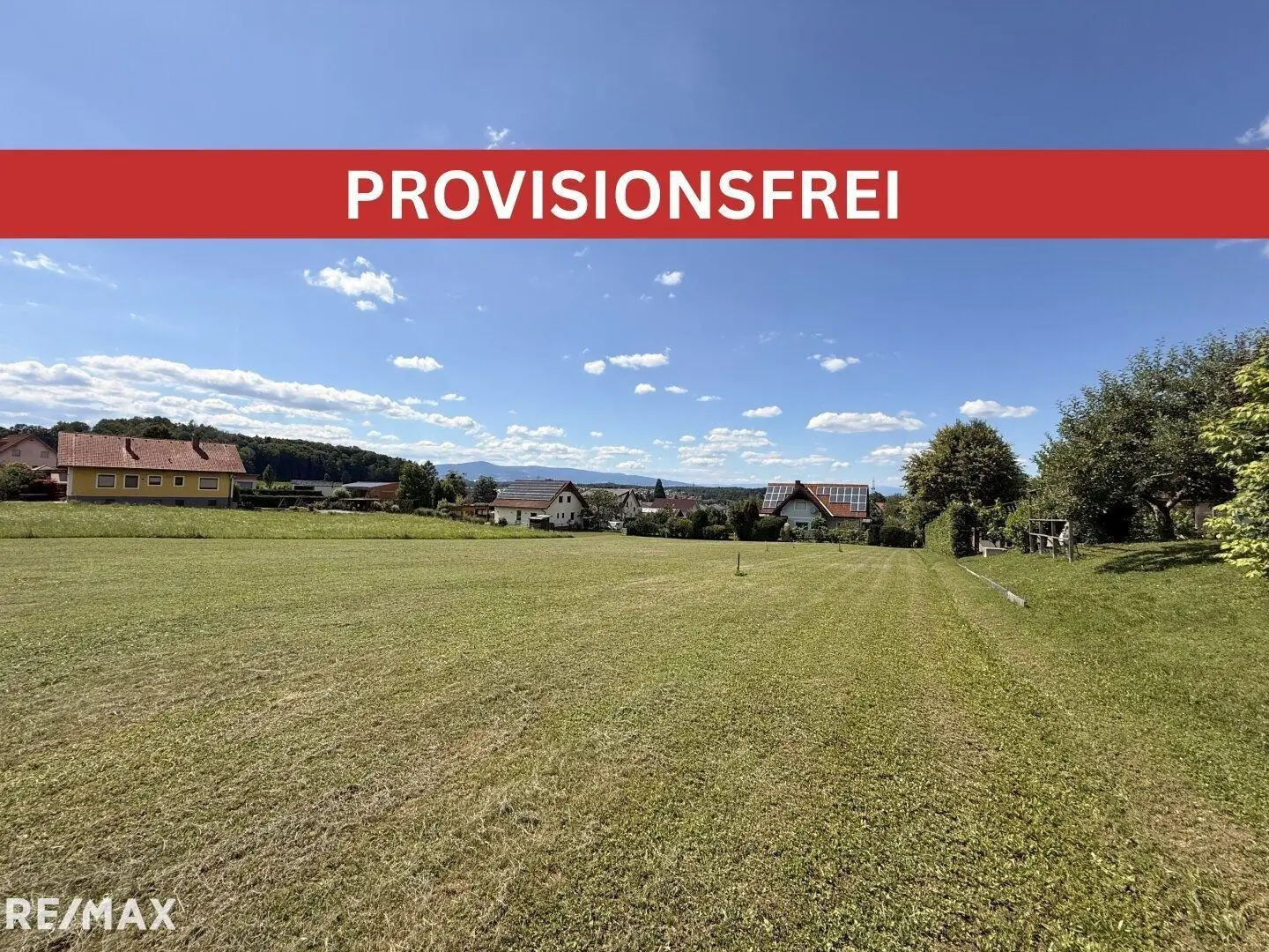 Sunny building plot with S Bahn connection Family apartment