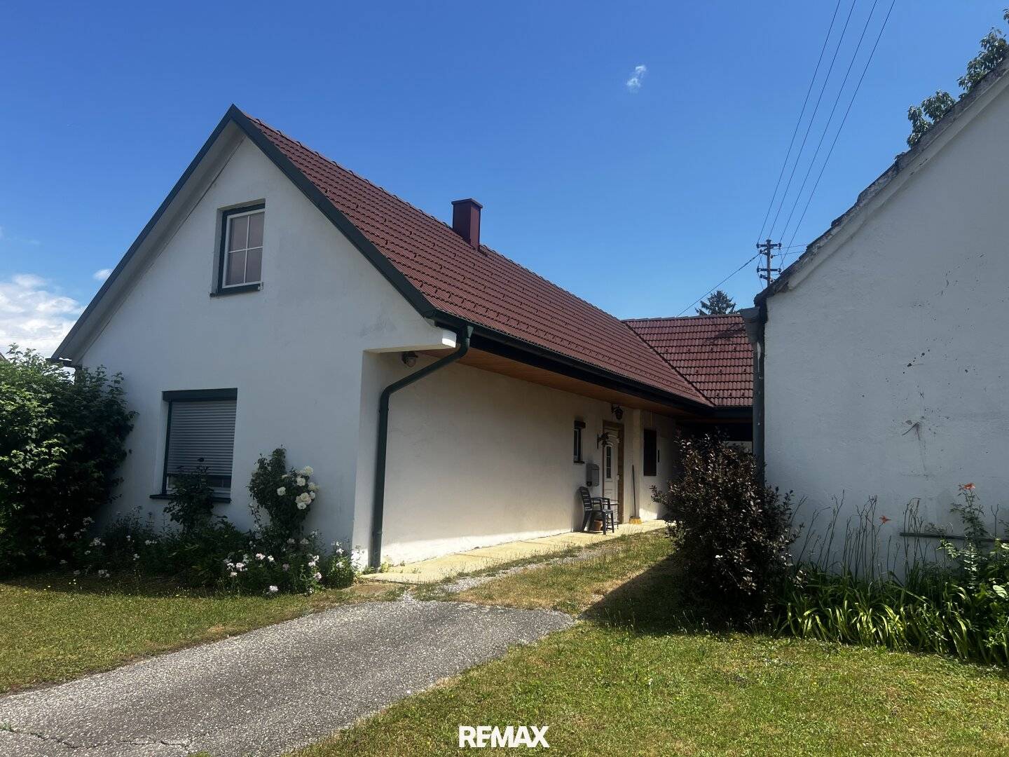 Gepflegtes Einfamilienhaus mit Garten und Carport