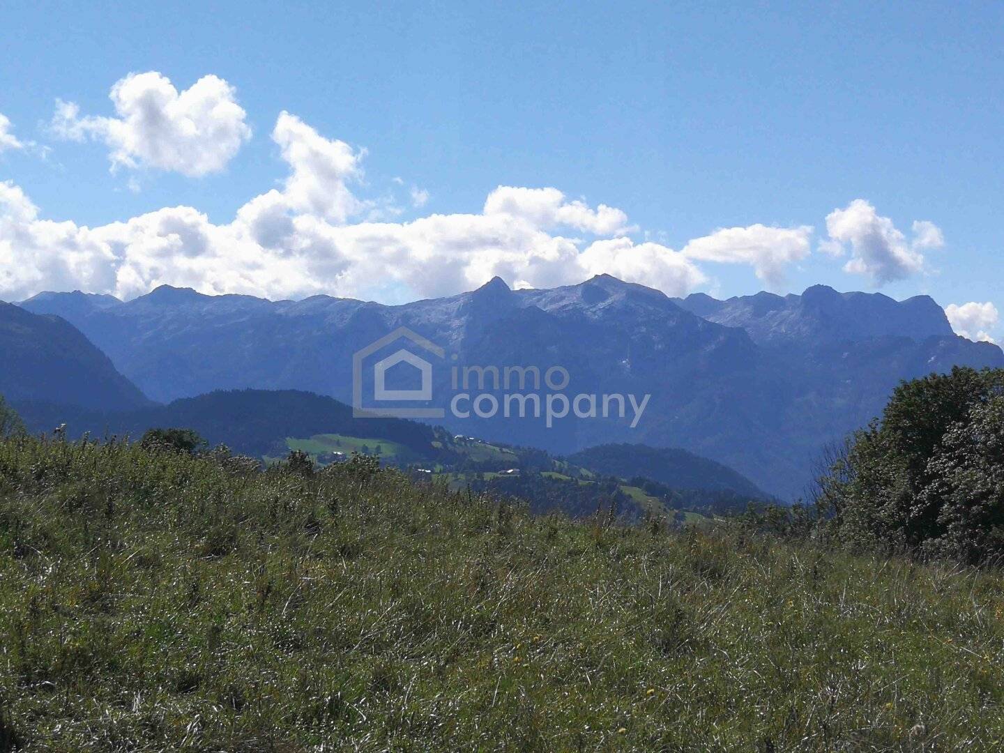Unique landscape gem at 1010 m elevation with dreamlike mountain and distant view I 12 ha I Salzburg Süd