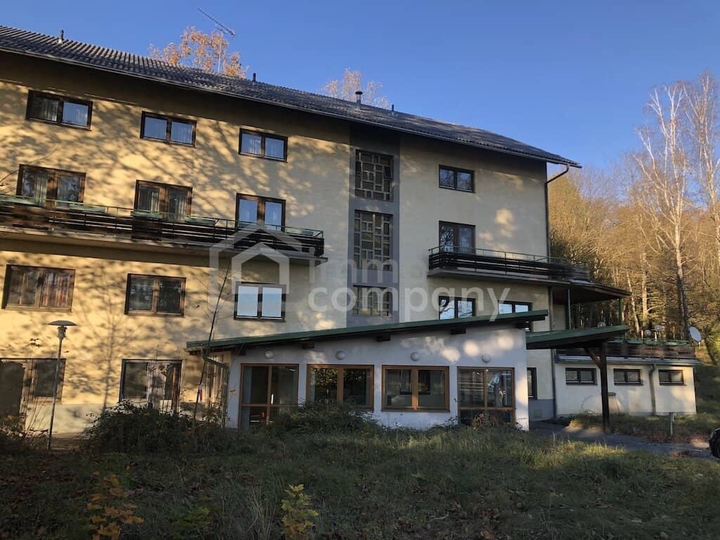 Ehemaliges Hotel in Heiligenkreuz im Lafnitztal – 1100 m² Fläche