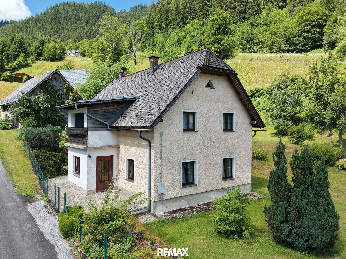Einfamilienhaus mit Garten in ruhiger Natur