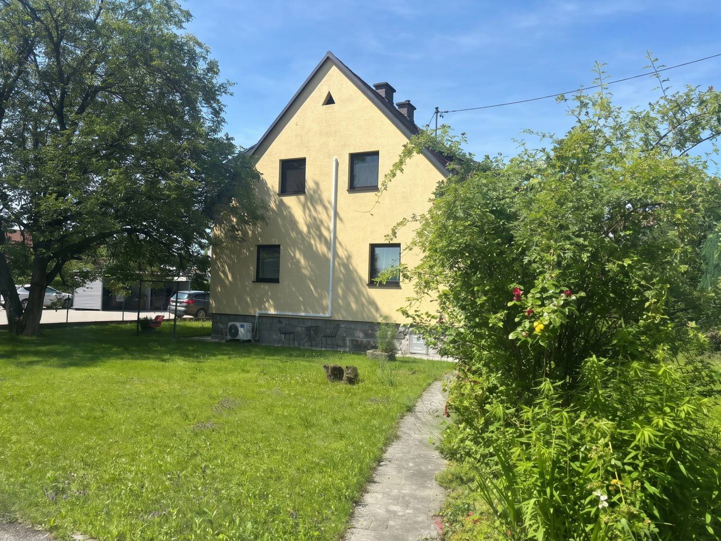 Solid single-family house with spacious garden