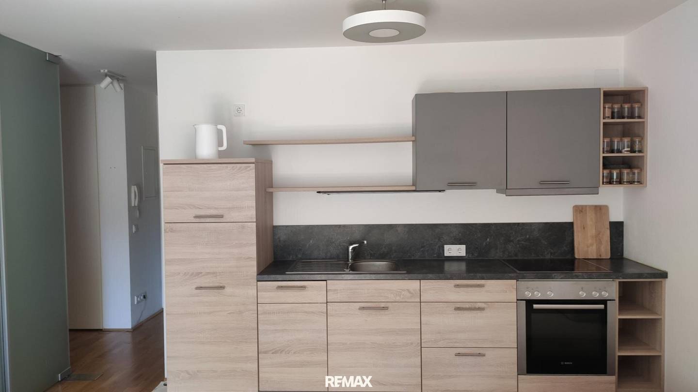 Bright 2 Room Apartment with Loggia and Carport