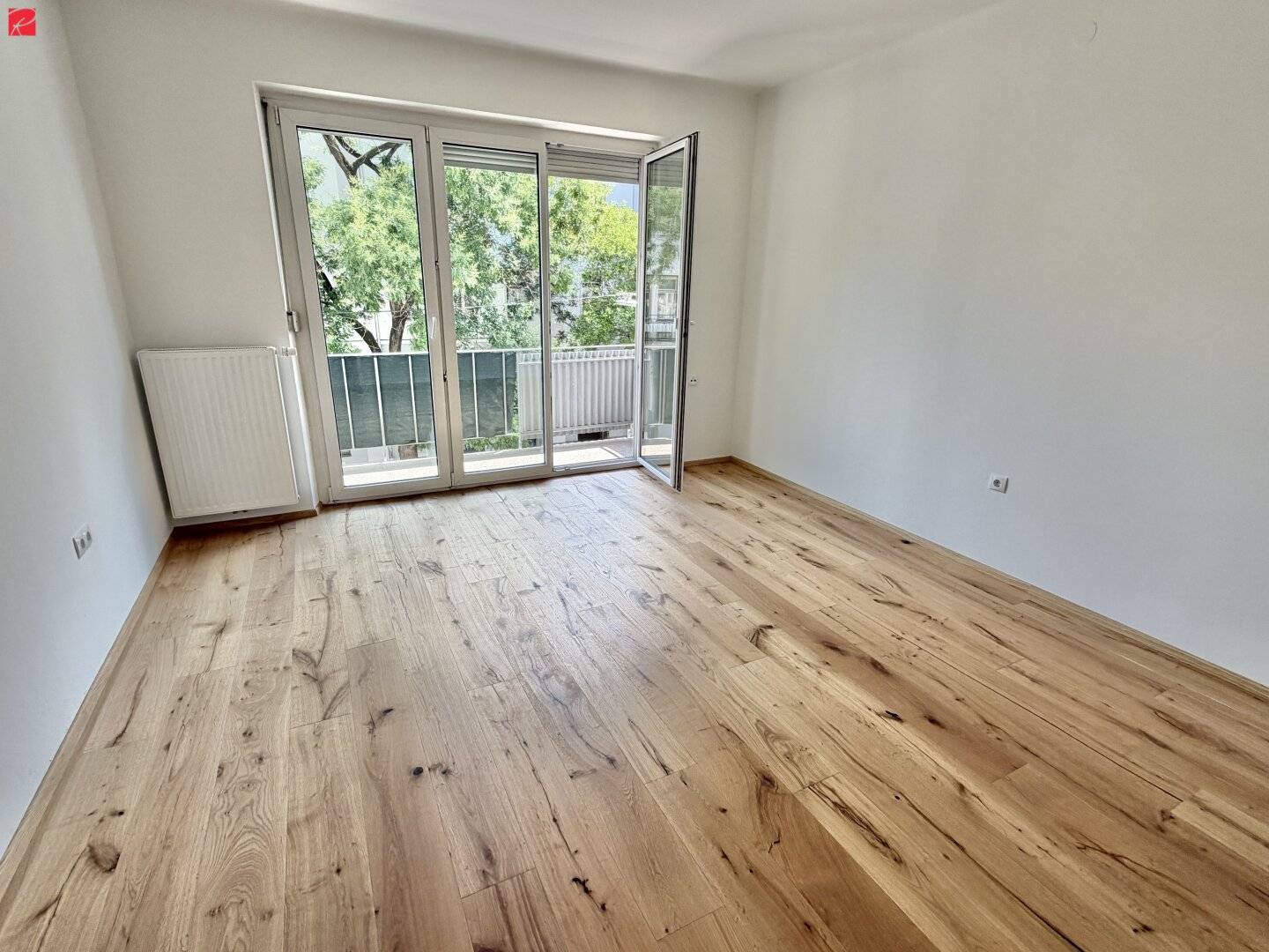 Bright Apartment with Balcony and Parquet in Geidorf