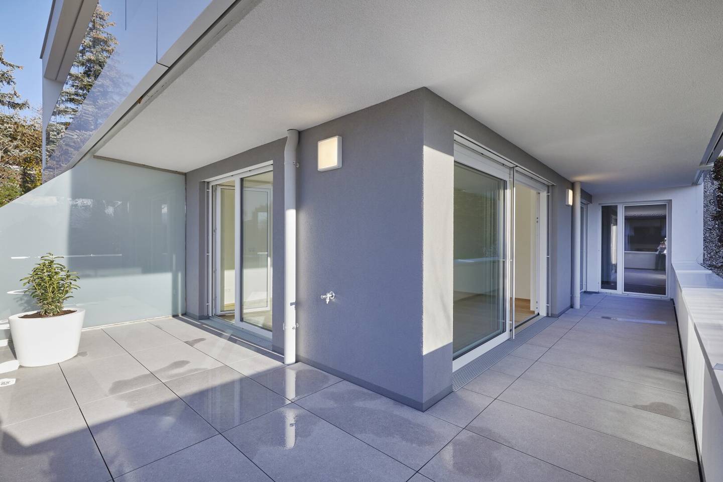 Helle Neubauwohnung mit Balkon und Terrasse in Gmunden