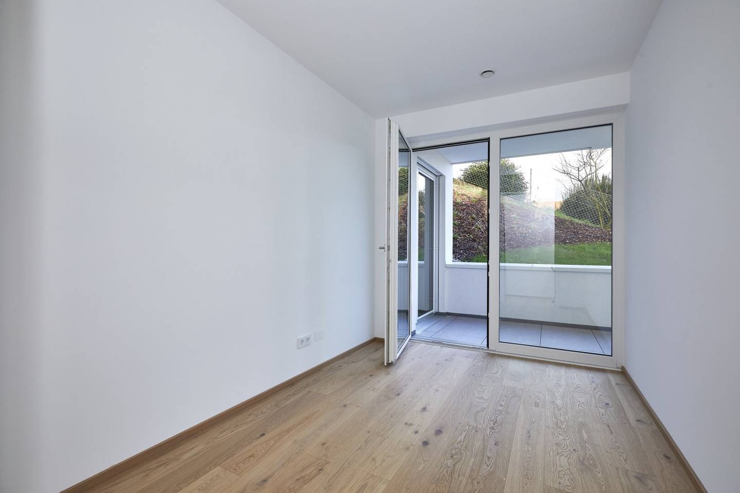 Helle Neubauwohnung mit Balkon und Terrasse in Gmunden