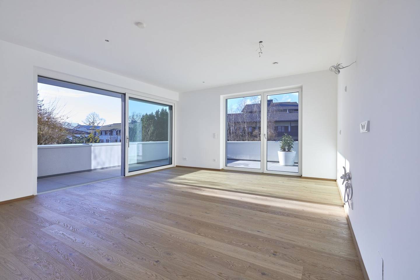 Helle Neubauwohnung mit Balkon und Terrasse in Gmunden