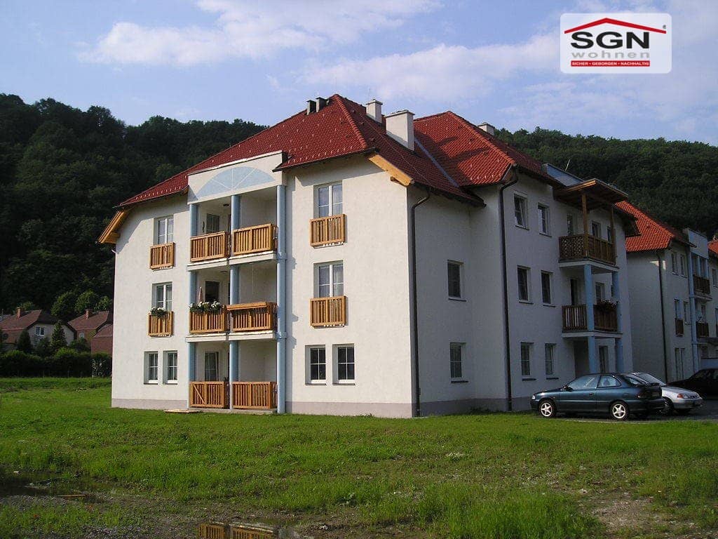 Bright 2 room apartment with balcony and cellar