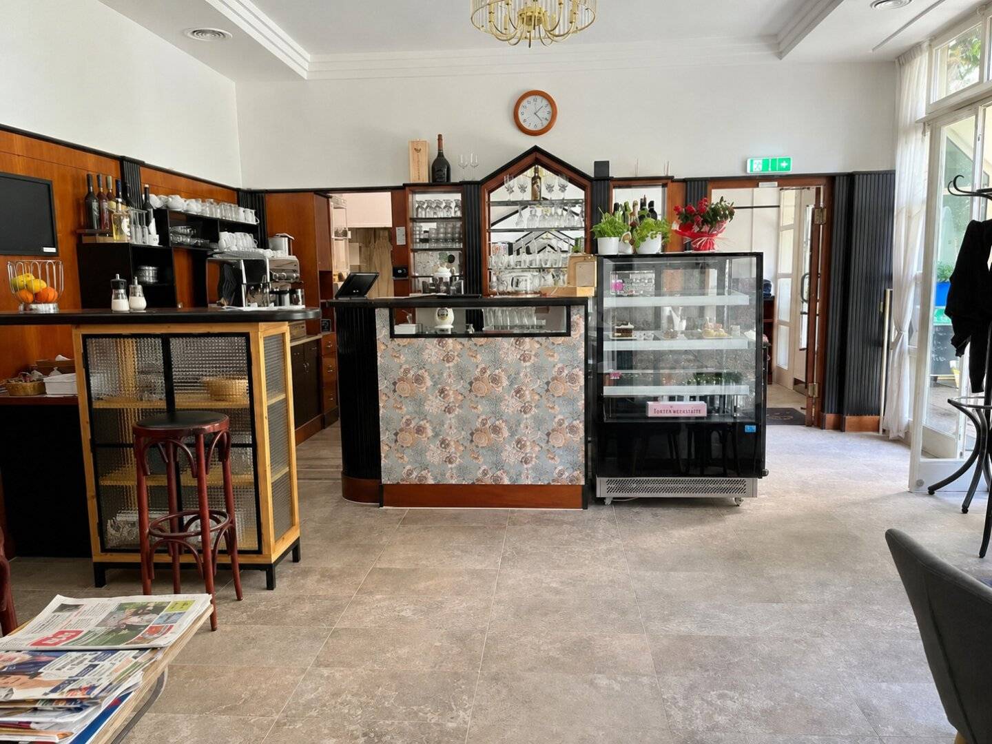 Etabliertes Stadtcafé mit großer Terrasse im Herzen von Purkersdorf