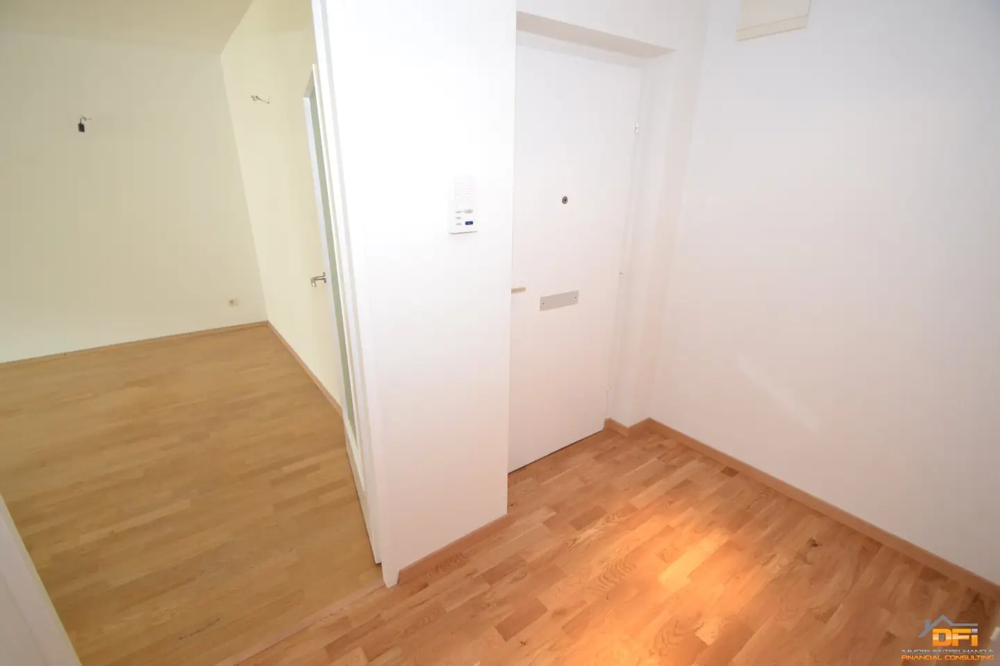 LOGGIATRAUM: Sonnige 3-Zimmer Wohnung mit verglaster Loggia nahe U-Bahn - BEFRISTET VERMIETET
