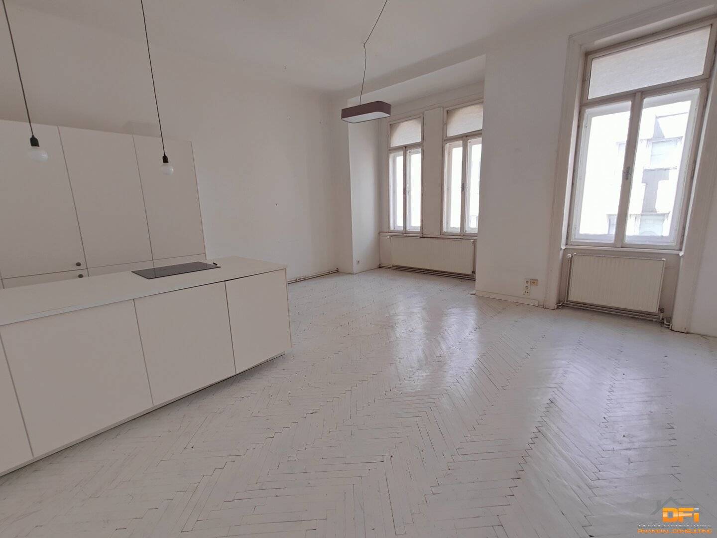 CITY APARTMENT IN 1070 VIENNA: Stylish 4-room apartment with small balcony
