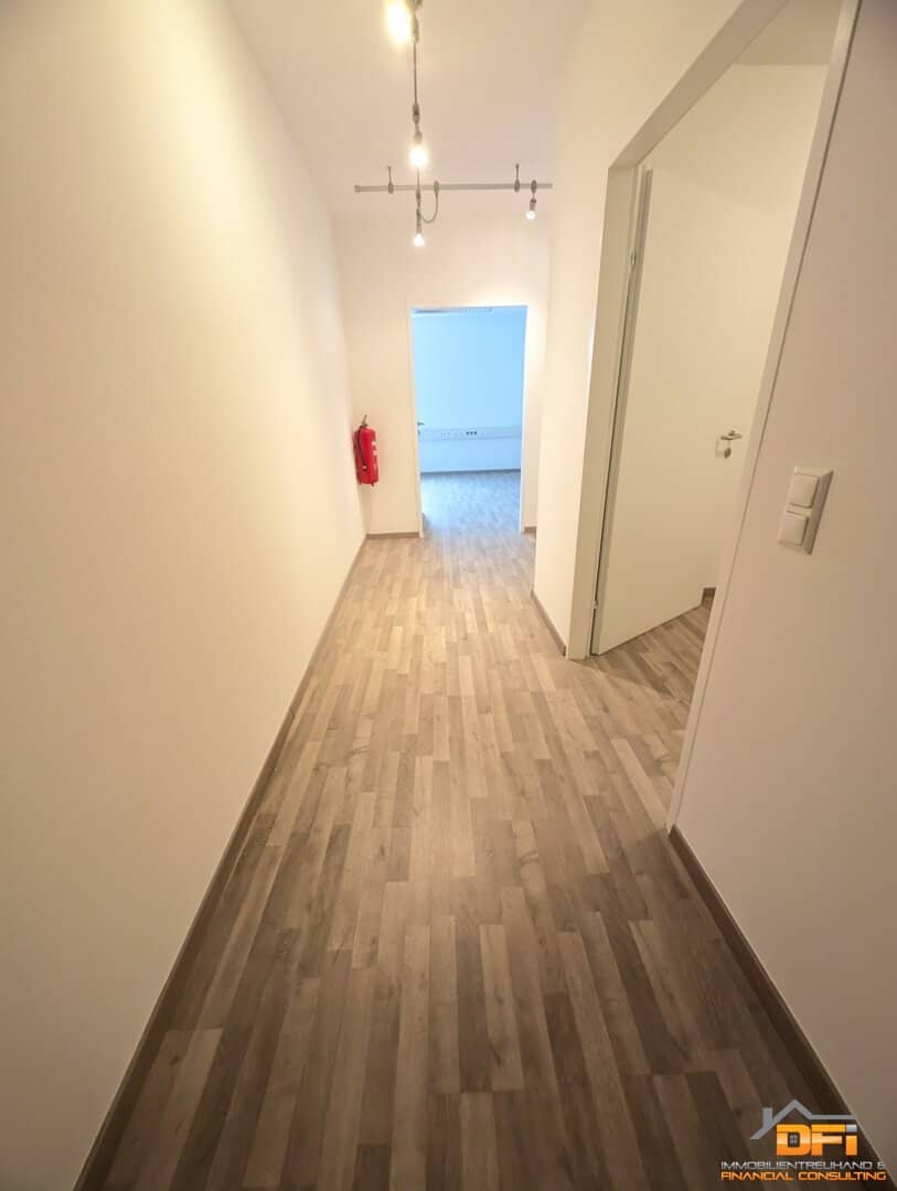 2 MONATE MIETFREI: Helles 3-Zimmer Büro in interessanter Frequenzlage