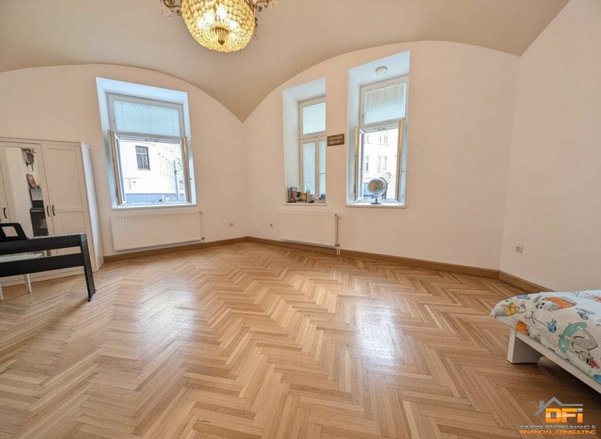 1060 MARIAHILF: Centrally located 3-room apartment with old building charm