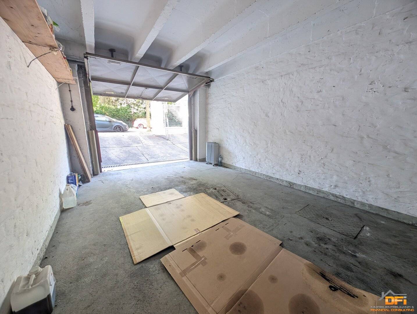 Single garage well laid out with private driveway