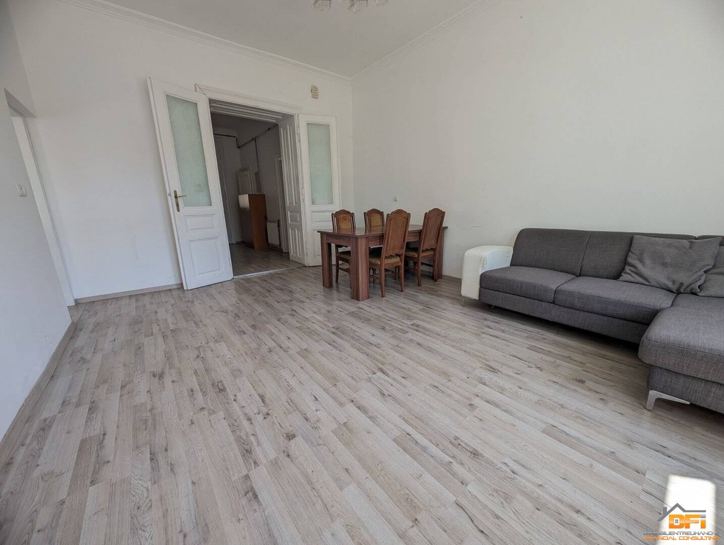 SIMMERING - ENKPLATZ: Interesting 2-room apartment near the U3