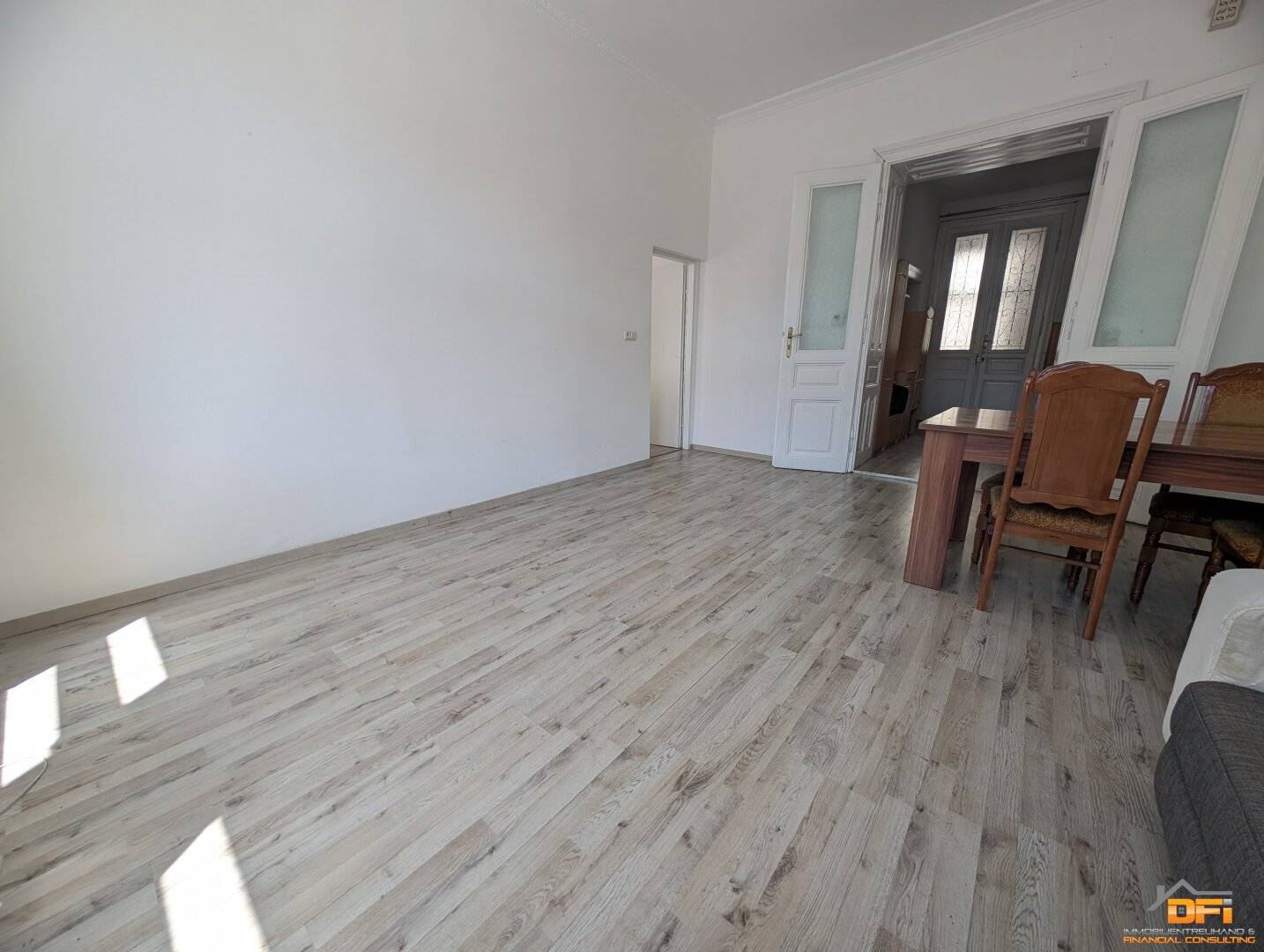 SIMMERING - ENKPLATZ: Interesting 2-room apartment near the U3