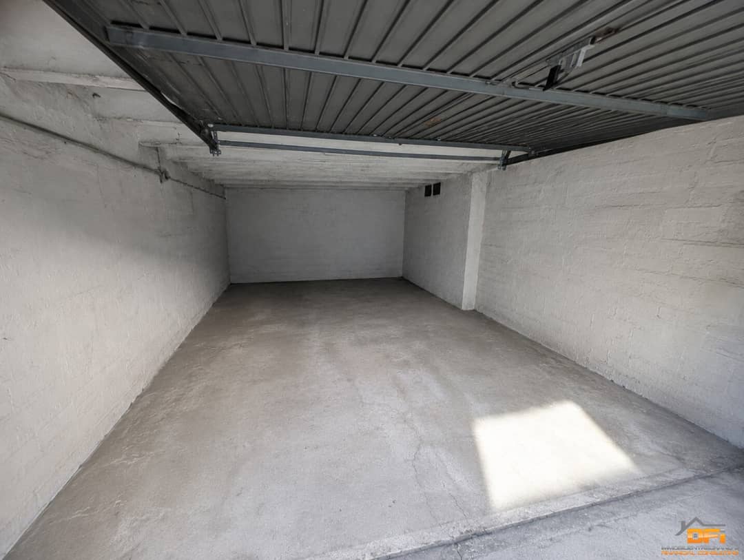 SINGLE GARAGE - Generously sized garage with good access