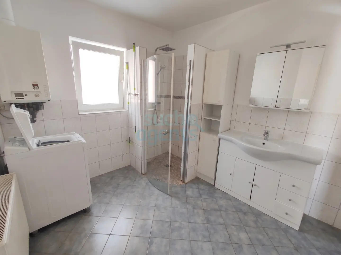 Sanierte Erdgeschosswohnung mit Gartenanteil und Stellplatz