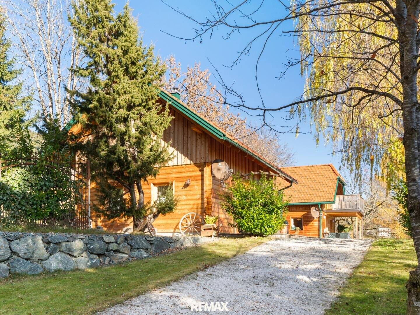 Drei Landhäuser mit Kamin und Bergblick in Hüttenberg
