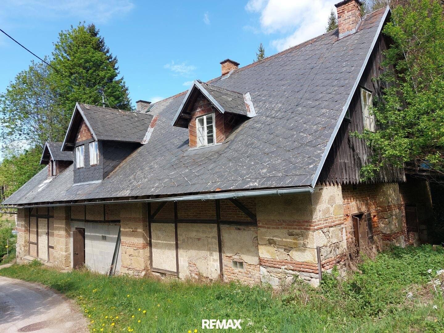 Historisches Haus mit Werkstatt Potenzial und eigenem Eingang