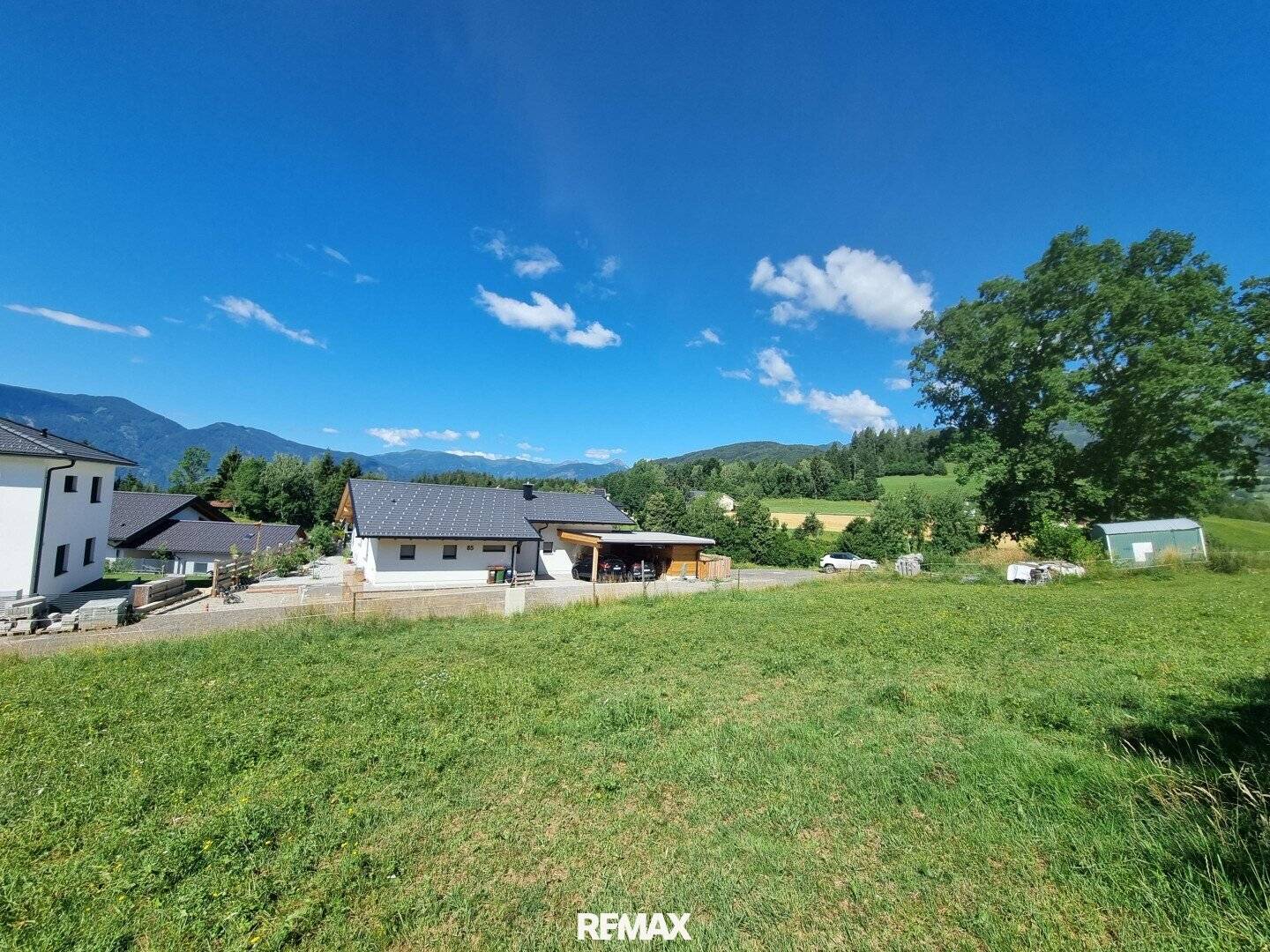 Sonniges Baugrundstück mit Einreichplan in Seeboden