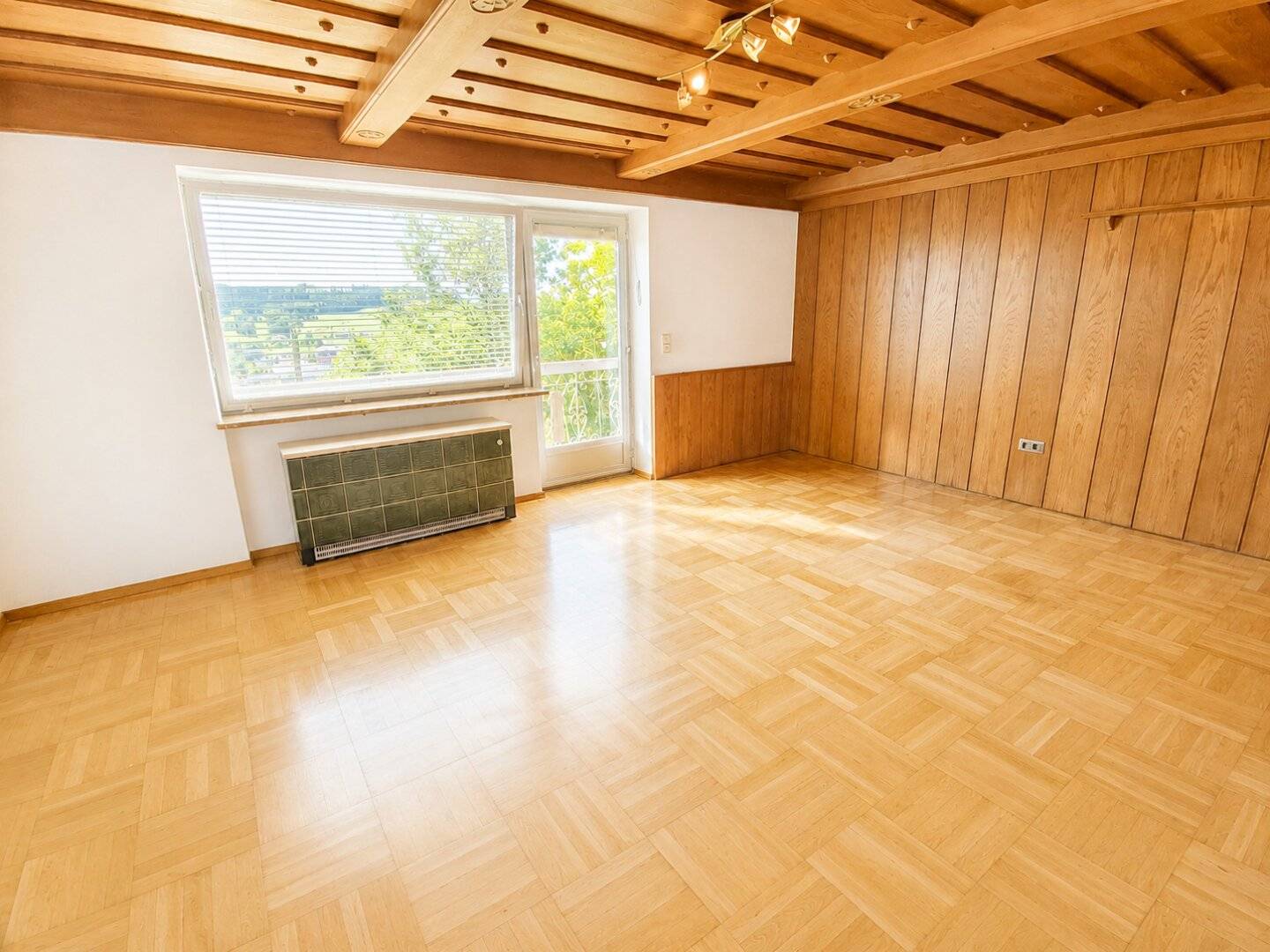 Bungalow with panoramic view and large plot