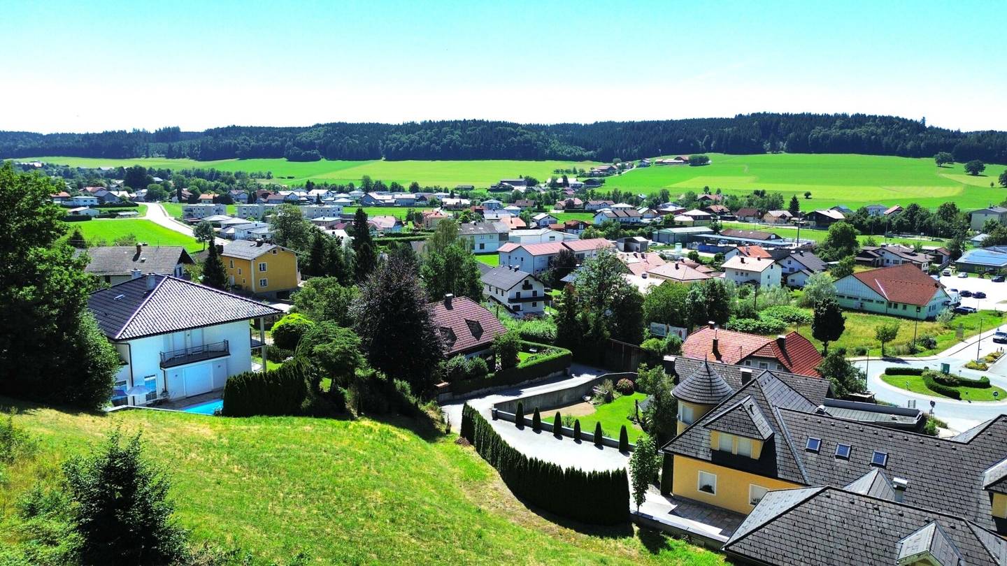 Bungalow with panoramic view and large plot