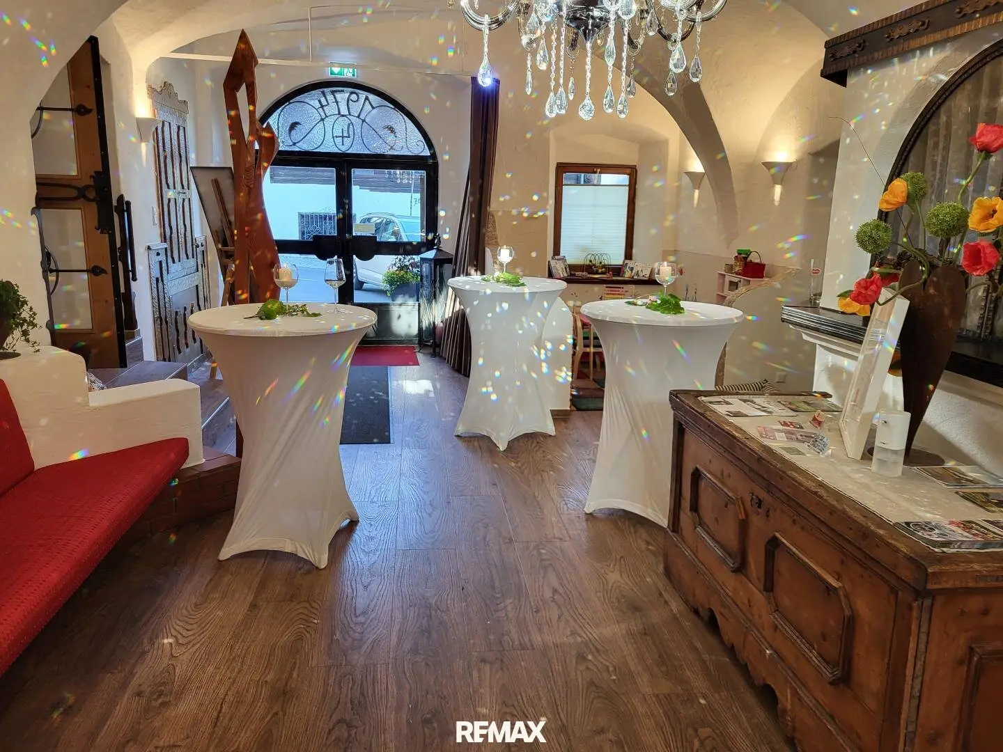 Gastronomy with terrace and guest rooms in Drautal