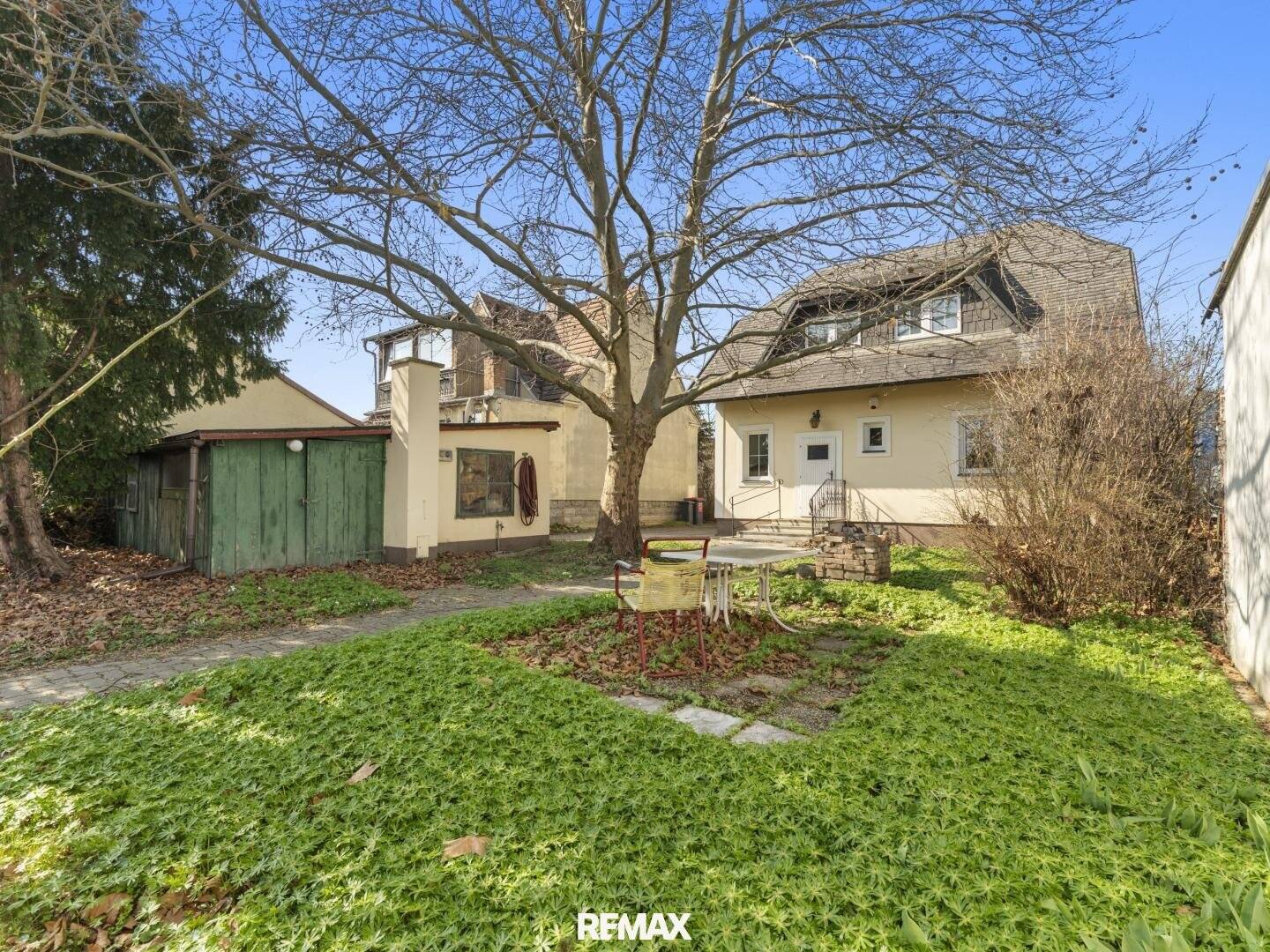 Gepflegtes Einfamilienhaus mit Garten und Kachelofen