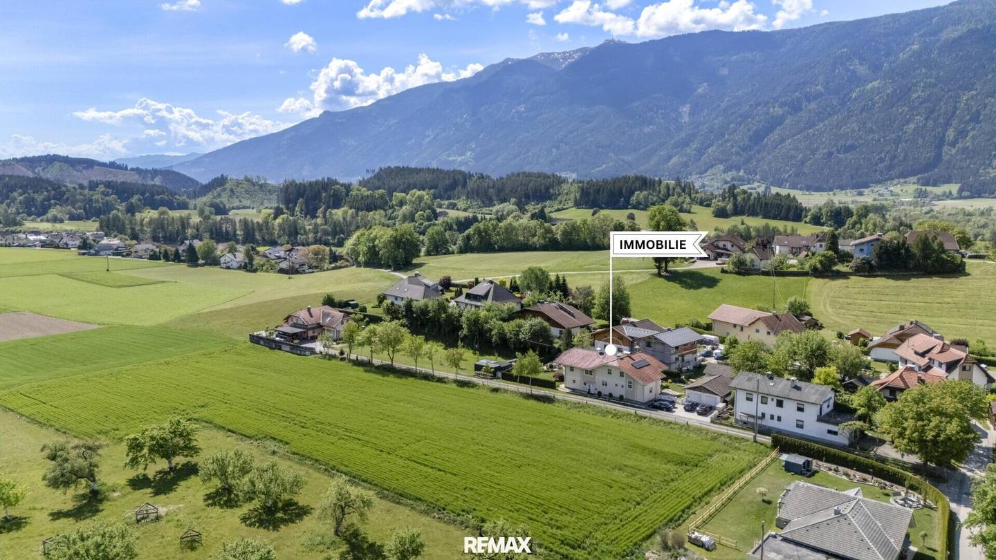 Zweifamilienhaus mit Garten und Photovoltaik in ruhiger Bestlage