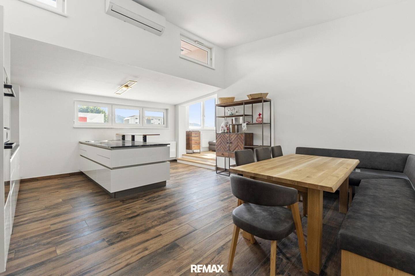 Penthouse mit Dachterrasse und Gartenblick