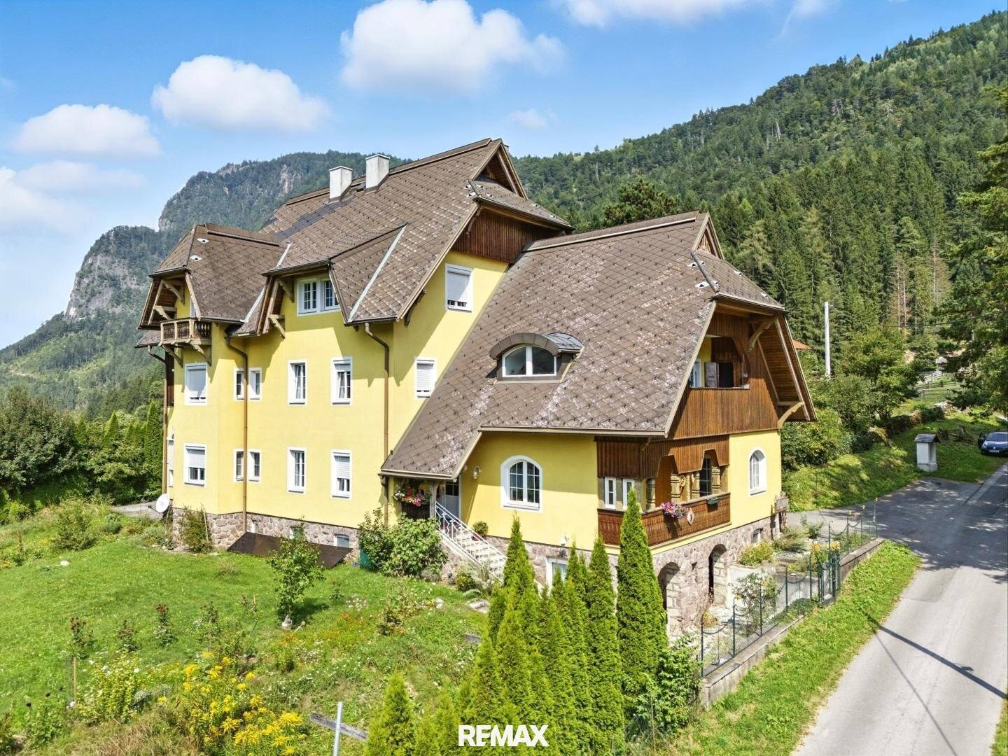 Renovierte Jahrhundertwende Villa mit Bergblick und Garten