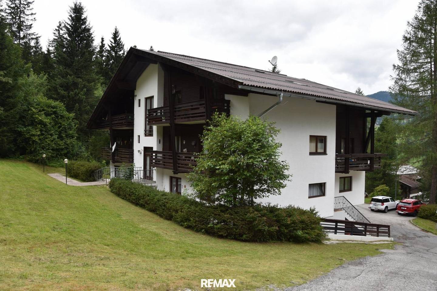 Top floor apartment with balcony near thermal spa