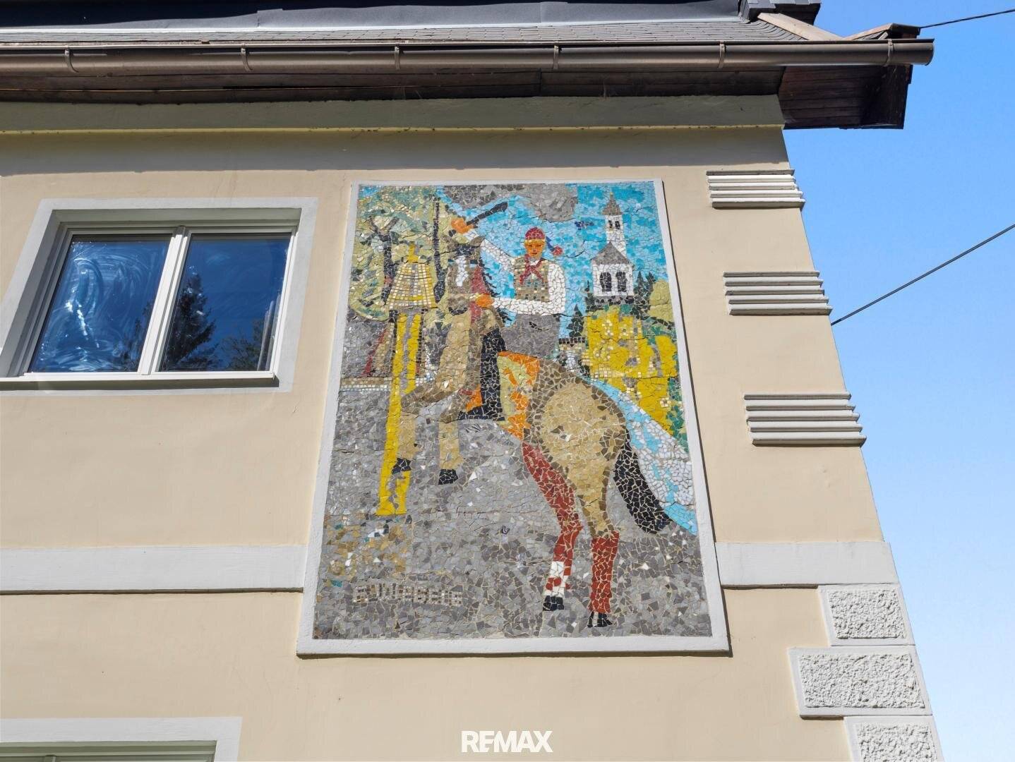 Historische Villa mit Kamin und Balkon