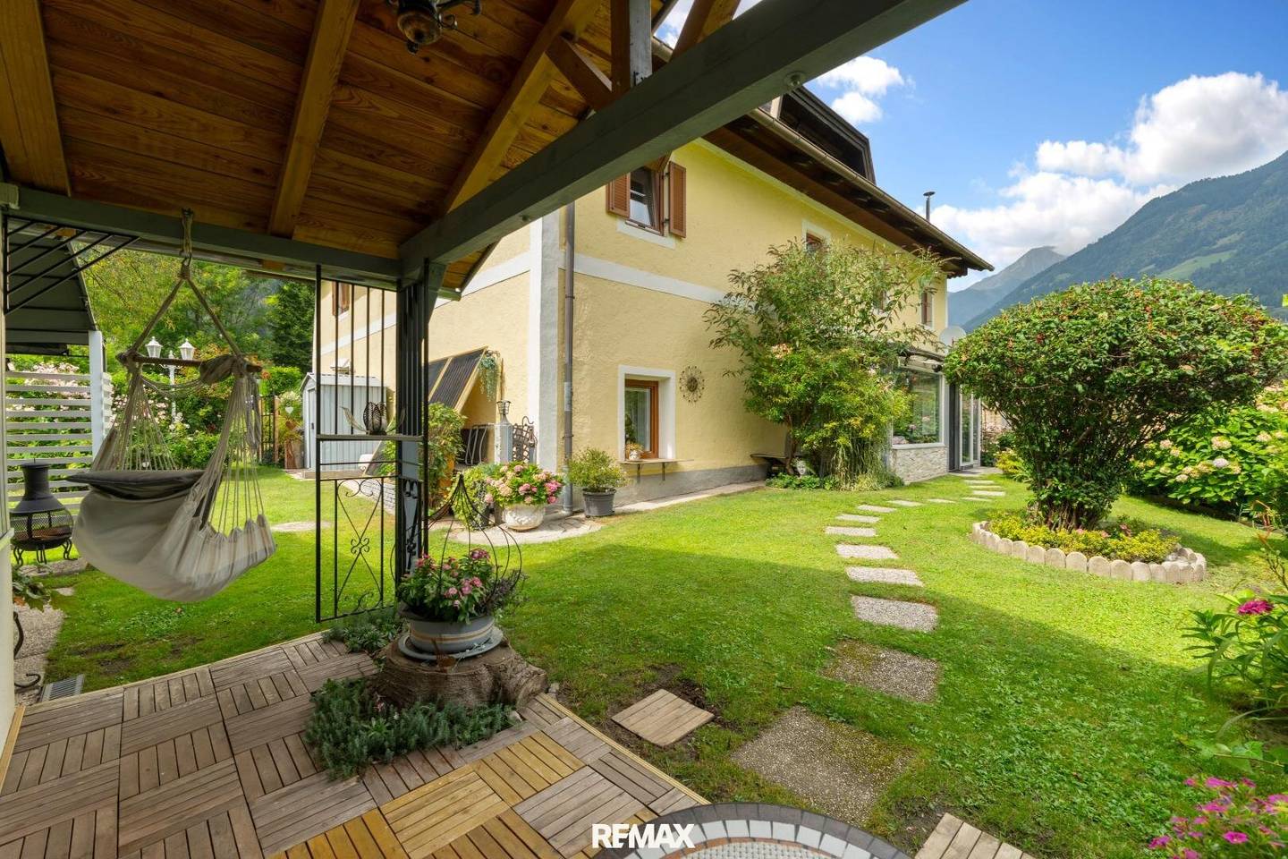 Charming period apartment with garden and loggia