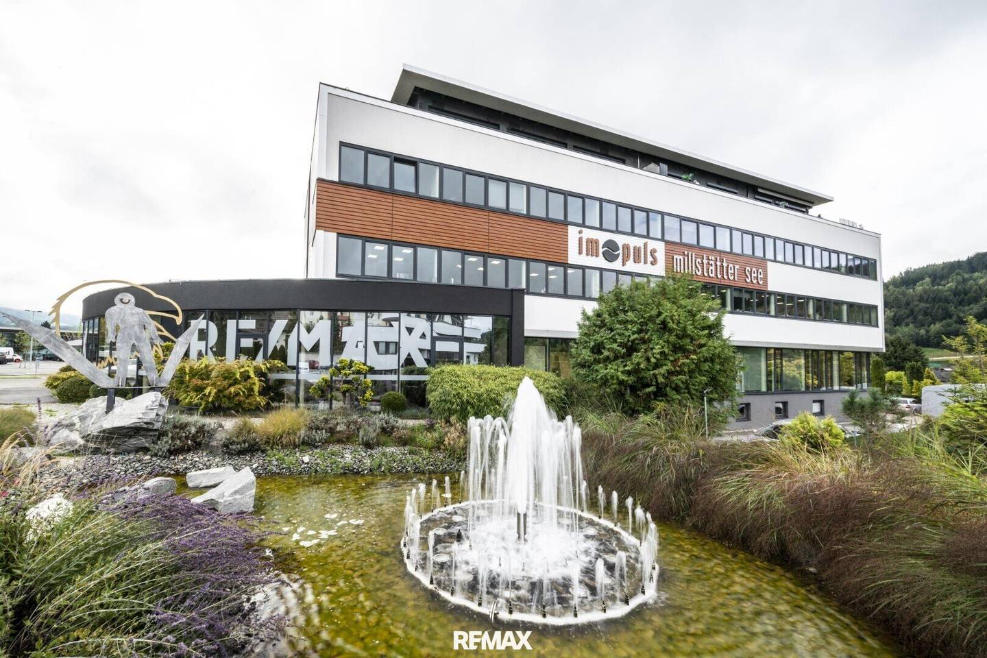Bright practice space at Impulscenter Millstätter See with parking
